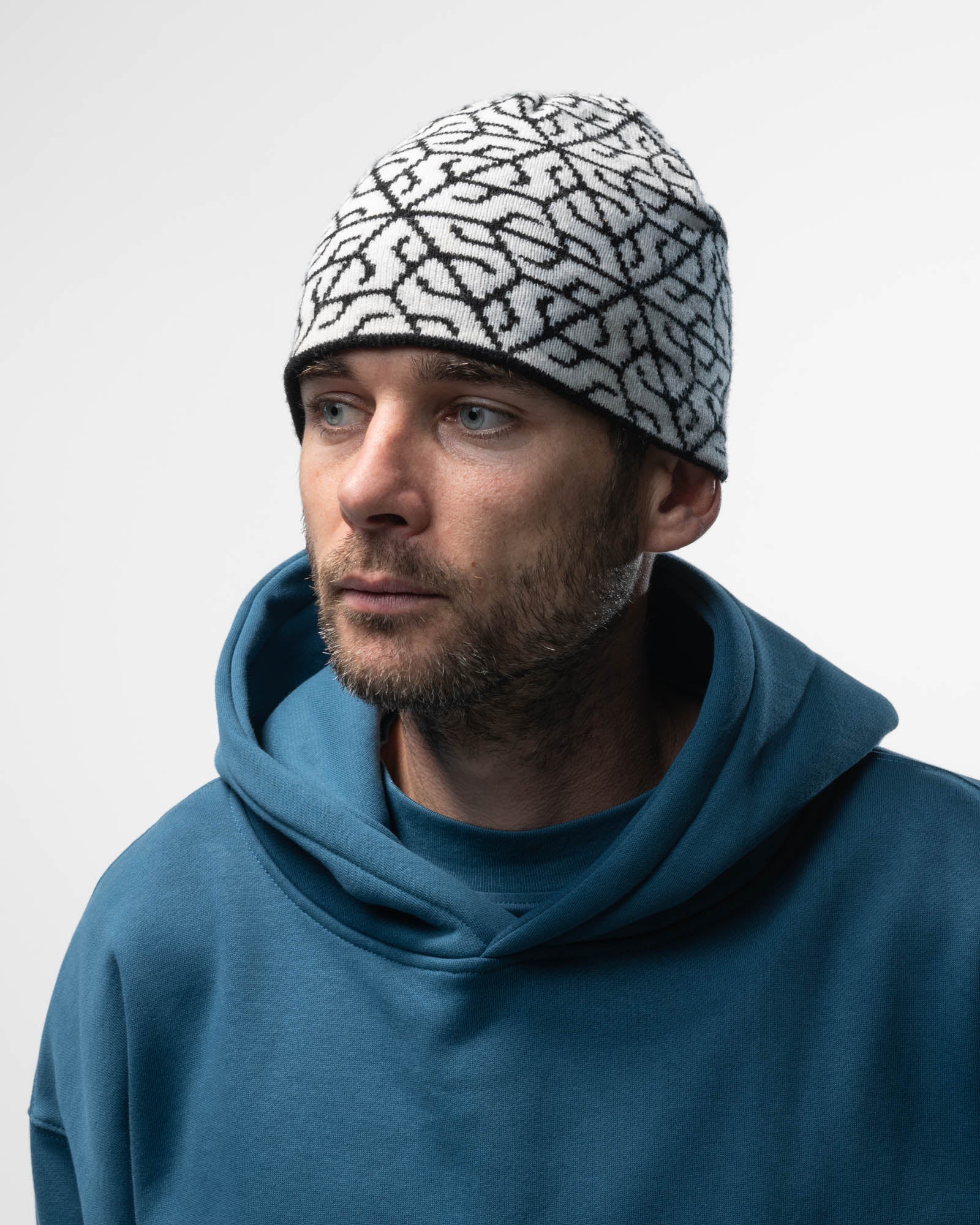 REVERSIBLE BEANIE