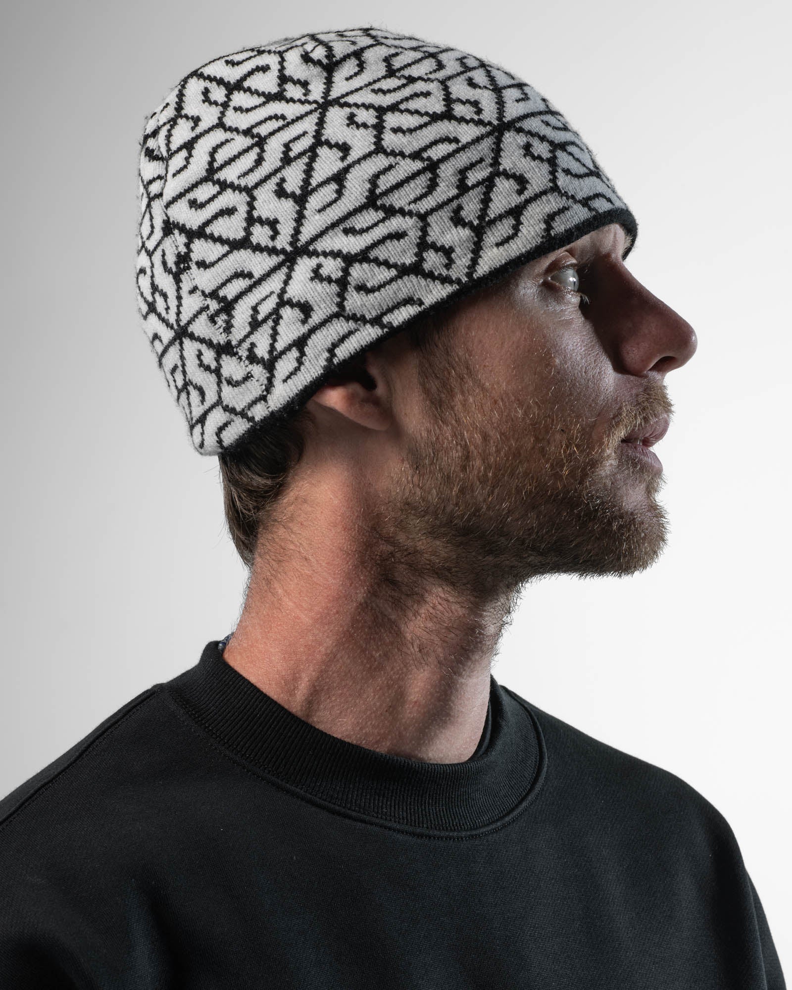 REVERSIBLE BEANIE