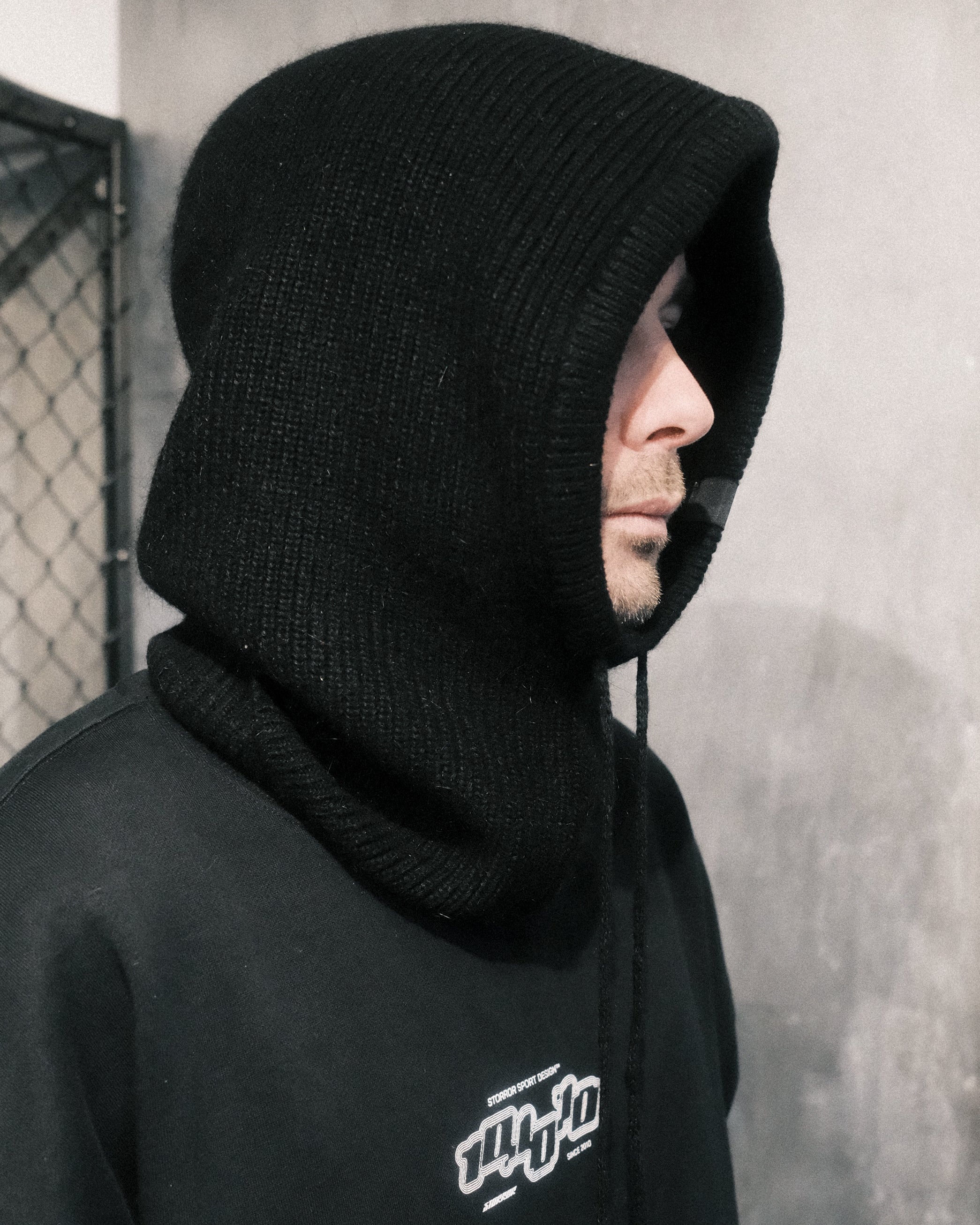 KNIT HOOD - BLACK