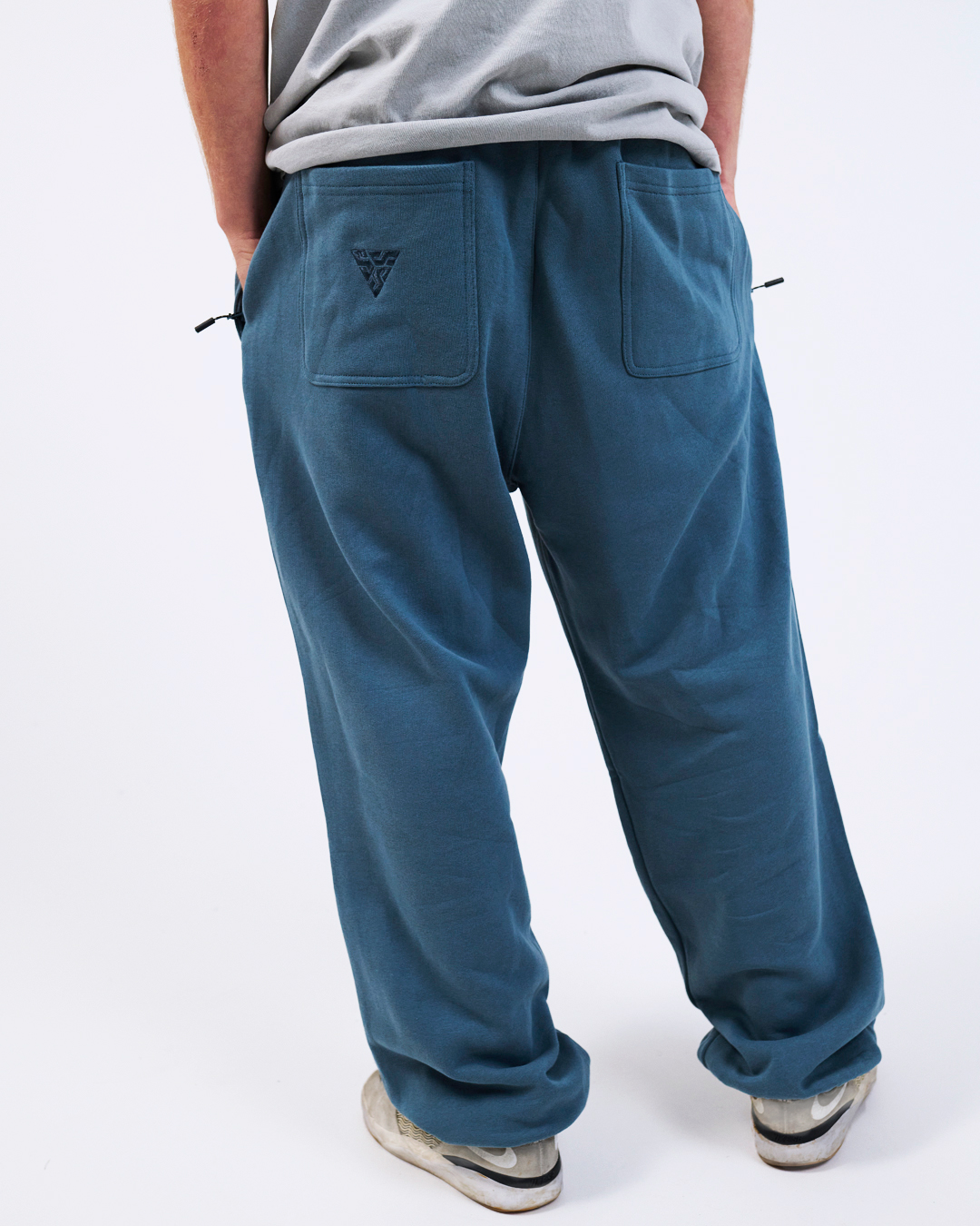 CLASSIC JOGGERS